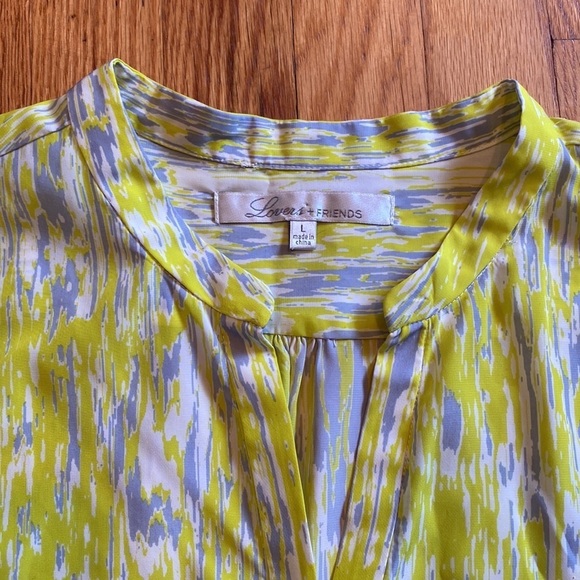 Lovers + Friends Blue and green patterned long sleeve blouse size large - Picture 2 of 5